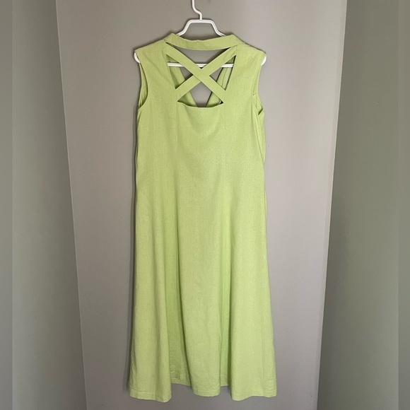 Size 14 calf length honeydew green 90s button down dress - Picture 3 of 4